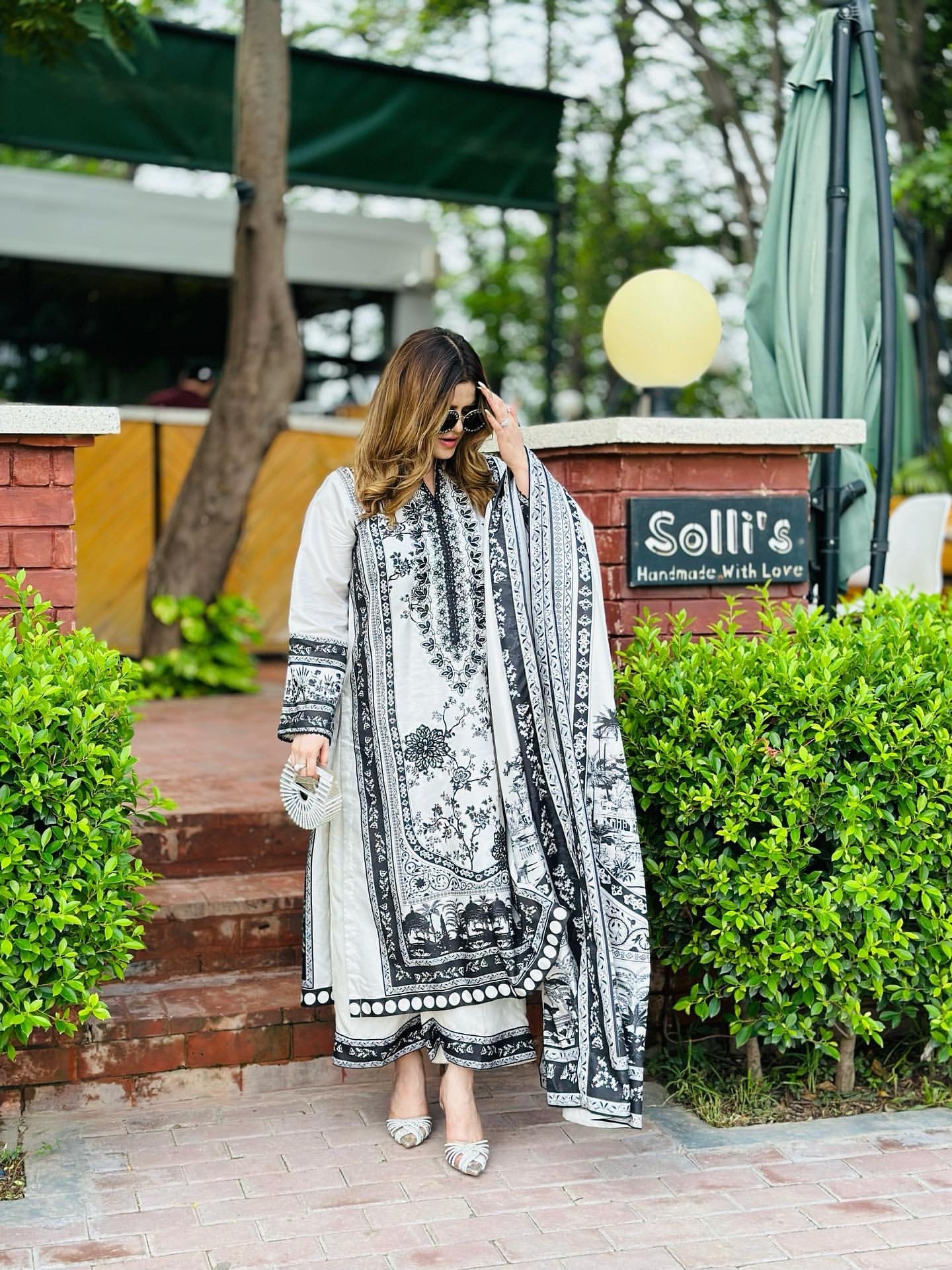Elegant Black and White Floral Printed Lawn 3-Piece Unstitched Suit with Embroidered Details, Matching Dupatta, and Stylish Traditional Design for Women – Perfect for Summer and Festive Wear