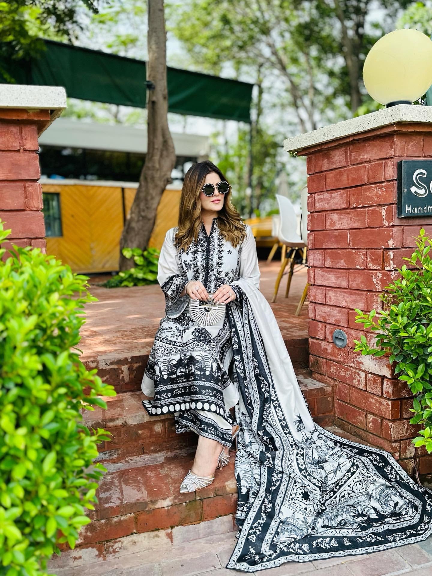 Elegant Black and White Floral Printed Lawn 3-Piece Unstitched Suit with Embroidered Details, Matching Dupatta, and Stylish Traditional Design for Women – Perfect for Summer and Festive Wear