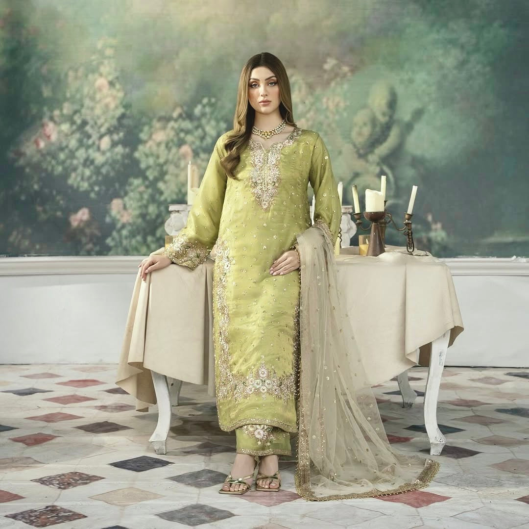 Elegant Heavy Embroidered Kurti with Dupatta & Palazzo – Perfect for Eid & Wedding Functions