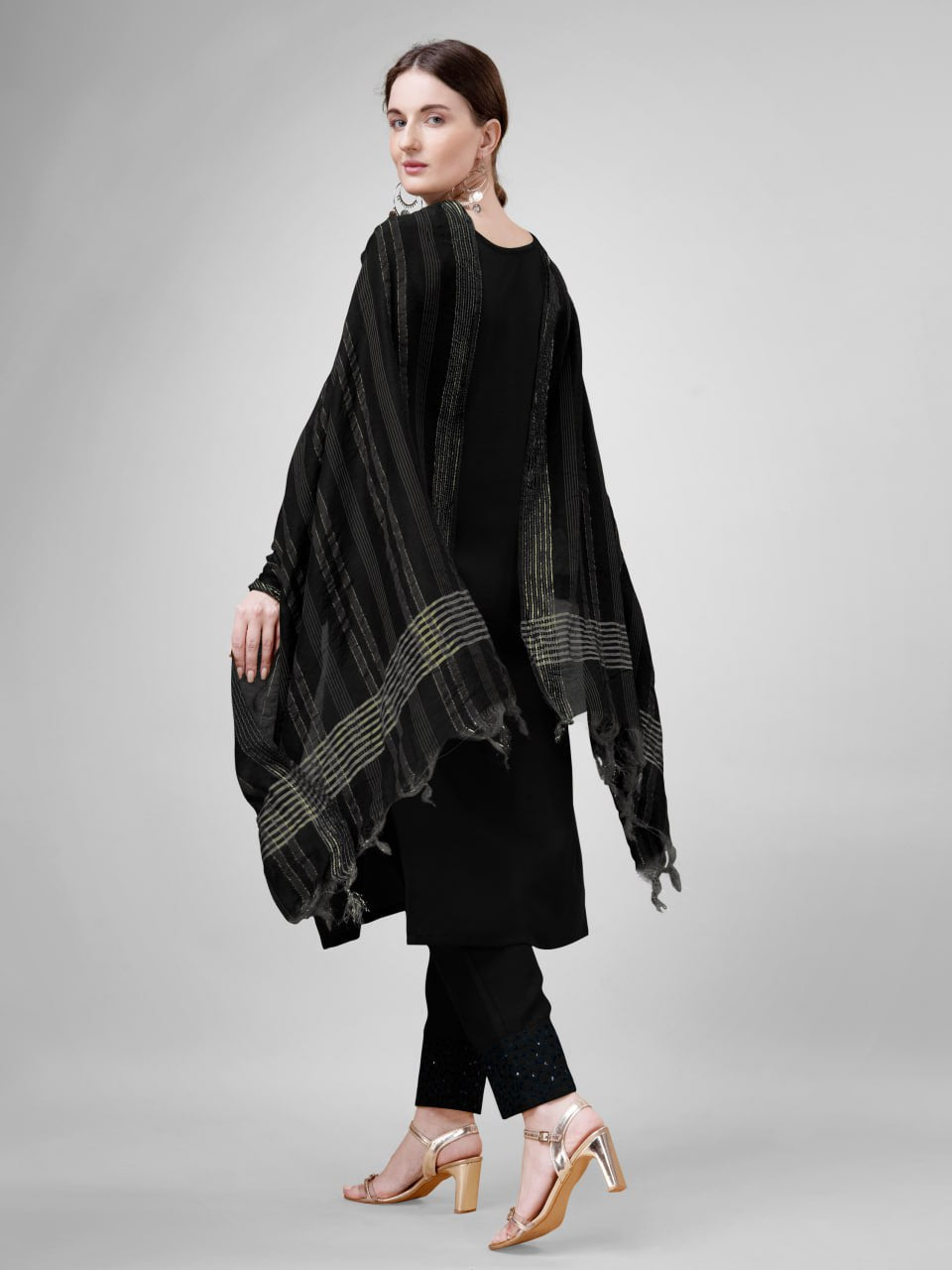 Elegant  Cotton Kurta Set with Embroidered Neckline and Printed Dupatta – Daily & Office Wear