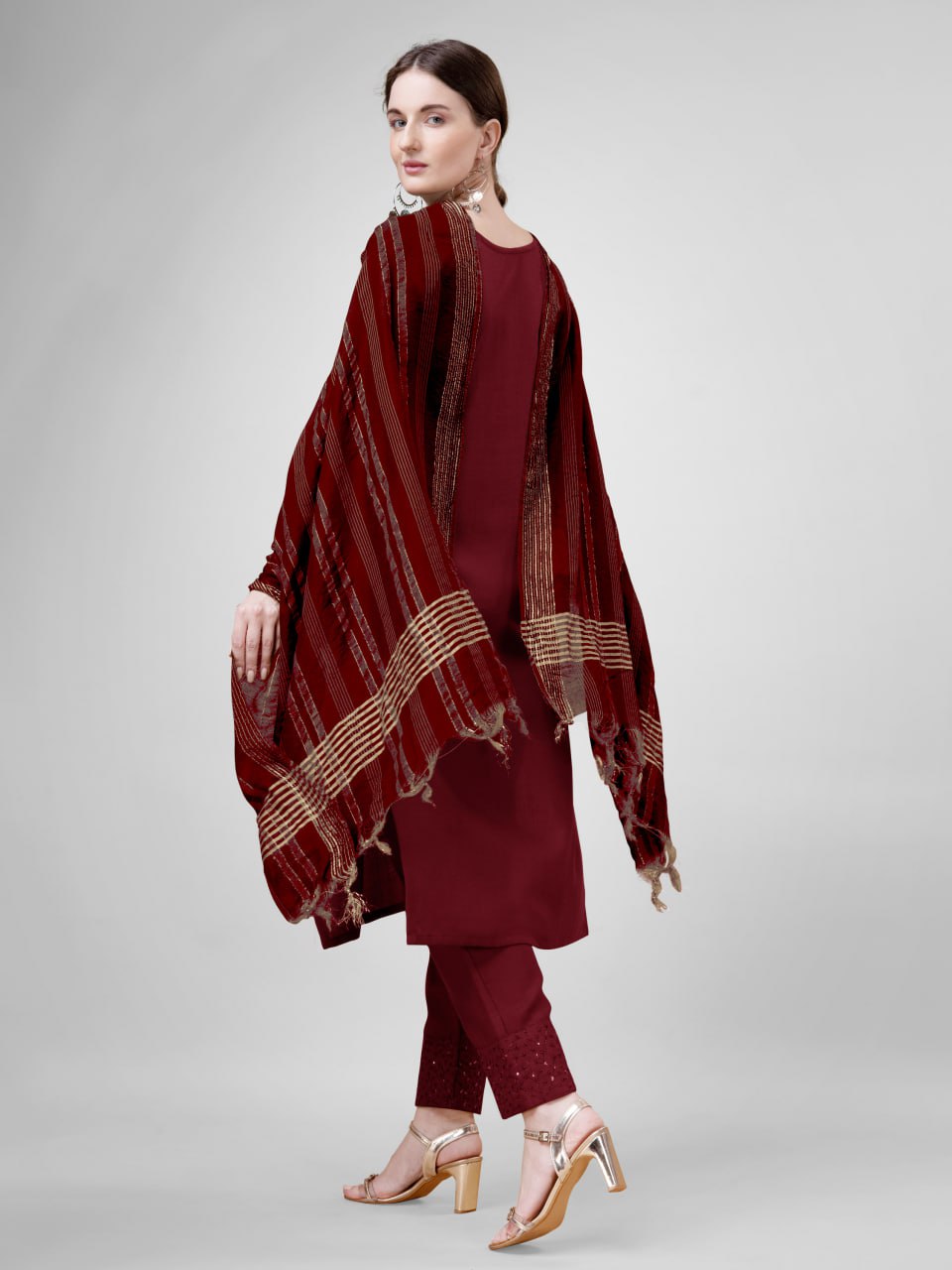 Elegant  Cotton Kurta Set with Embroidered Neckline and Printed Dupatta – Daily & Office Wear