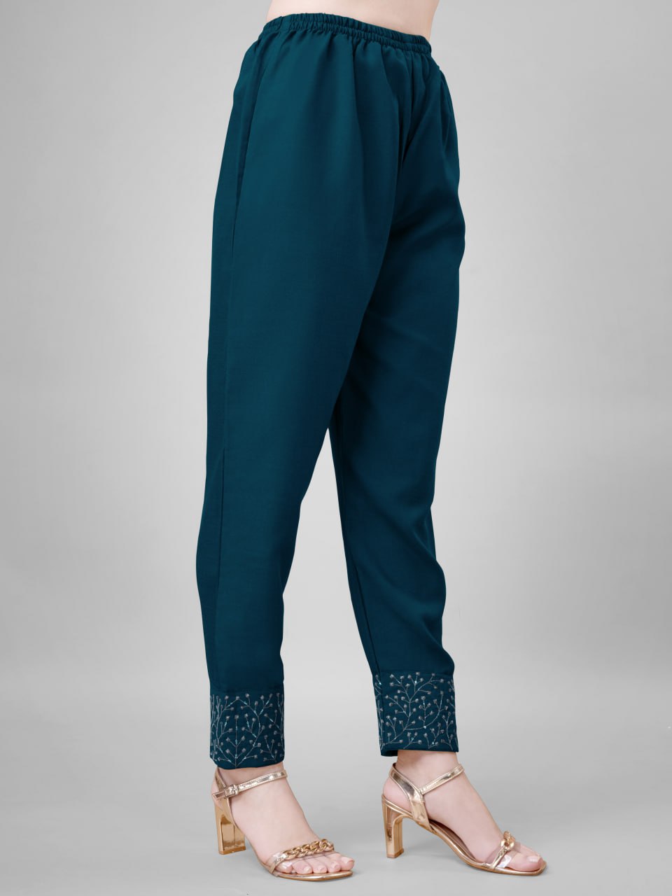 Elegant  Cotton Kurta Set with Embroidered Neckline and Printed Dupatta – Daily & Office Wear