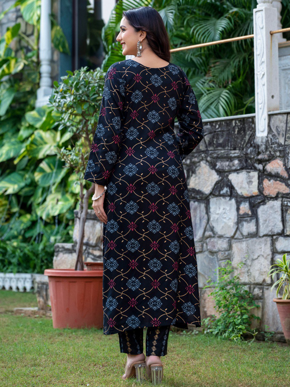 Classic Printed Kurta Suit Set with Matching Bottoms and Dupatta – Perfect for Office & Gatherings