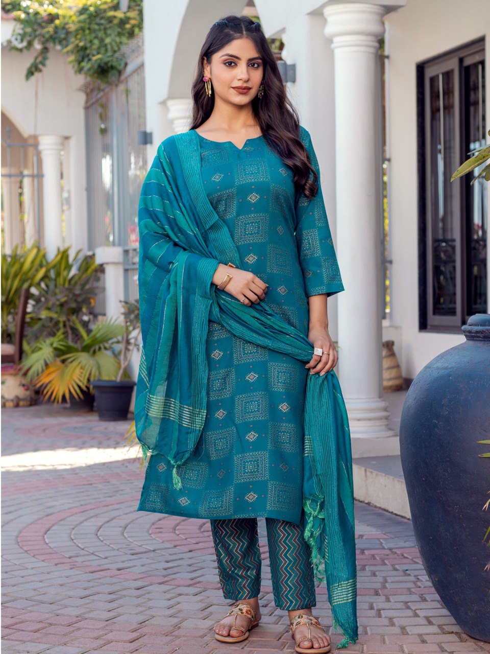 Classic Printed Kurta Suit Set with Matching Bottoms and Dupatta – Perfect for Office & Gatherings