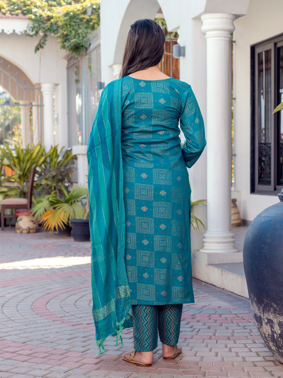 Classic Printed Kurta Suit Set with Matching Bottoms and Dupatta – Perfect for Office & Gatherings