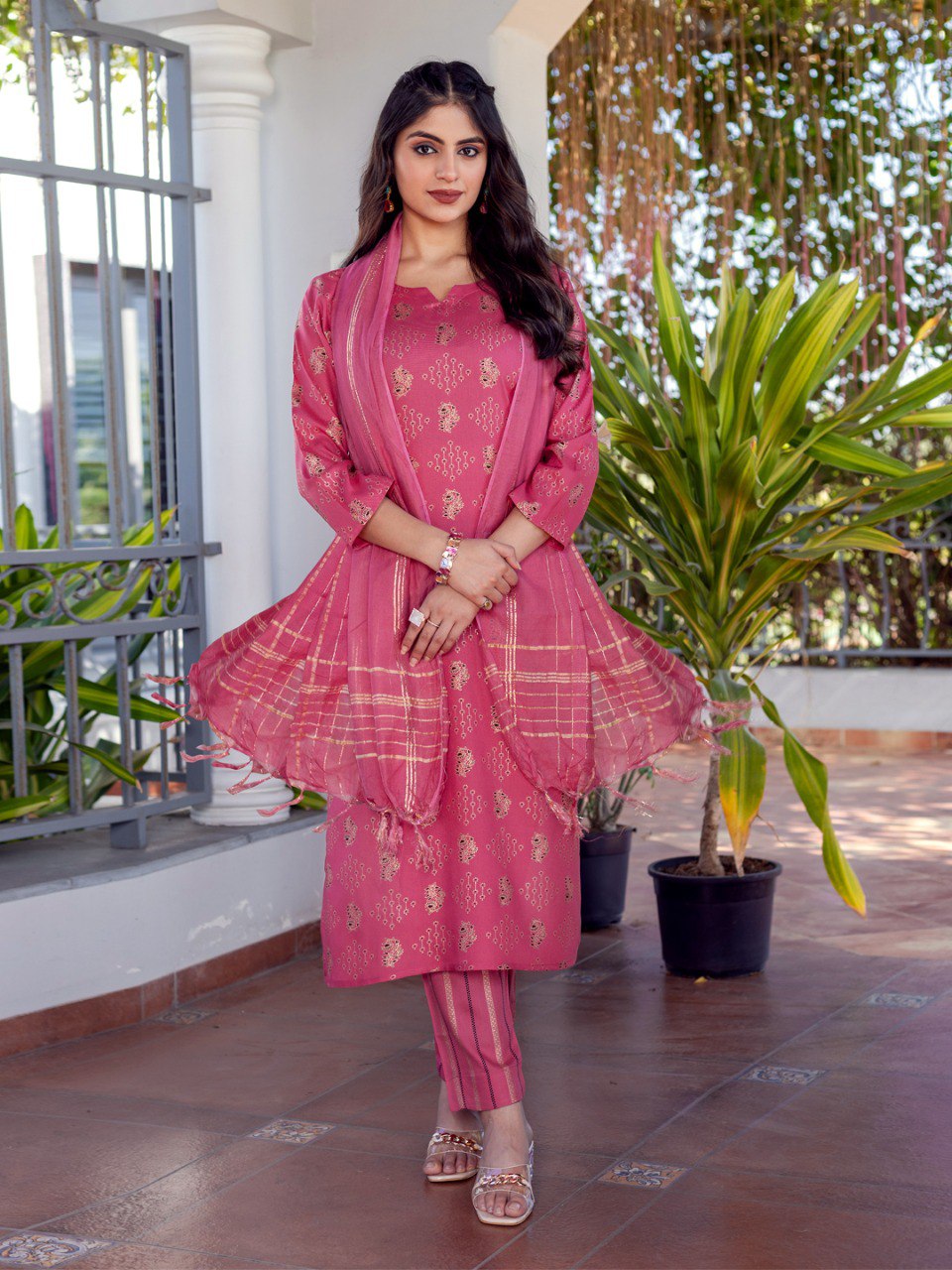 Classic Printed Kurta Suit Set with Matching Bottoms and Dupatta – Perfect for Office & Gatherings
