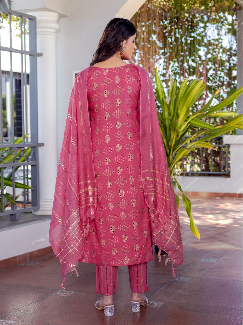 Classic Printed Kurta Suit Set with Matching Bottoms and Dupatta – Perfect for Office & Gatherings