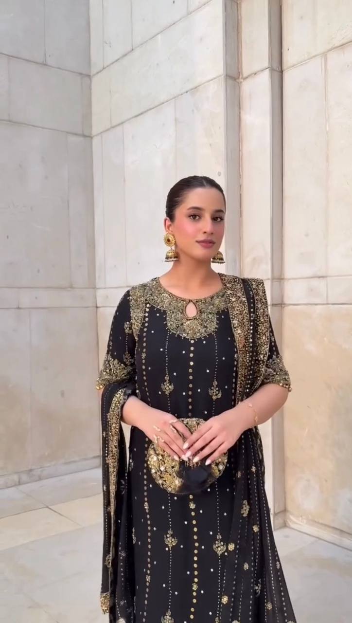 Elegant Black & Gold Embellished Formal Dress – Traditional Luxury Wear for Special Occasions