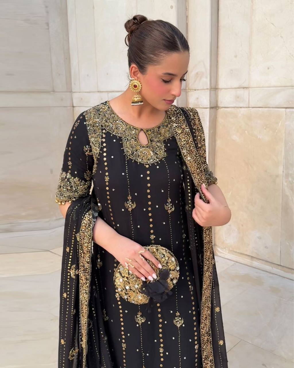 Elegant Black & Gold Embellished Formal Dress – Traditional Luxury Wear for Special Occasions