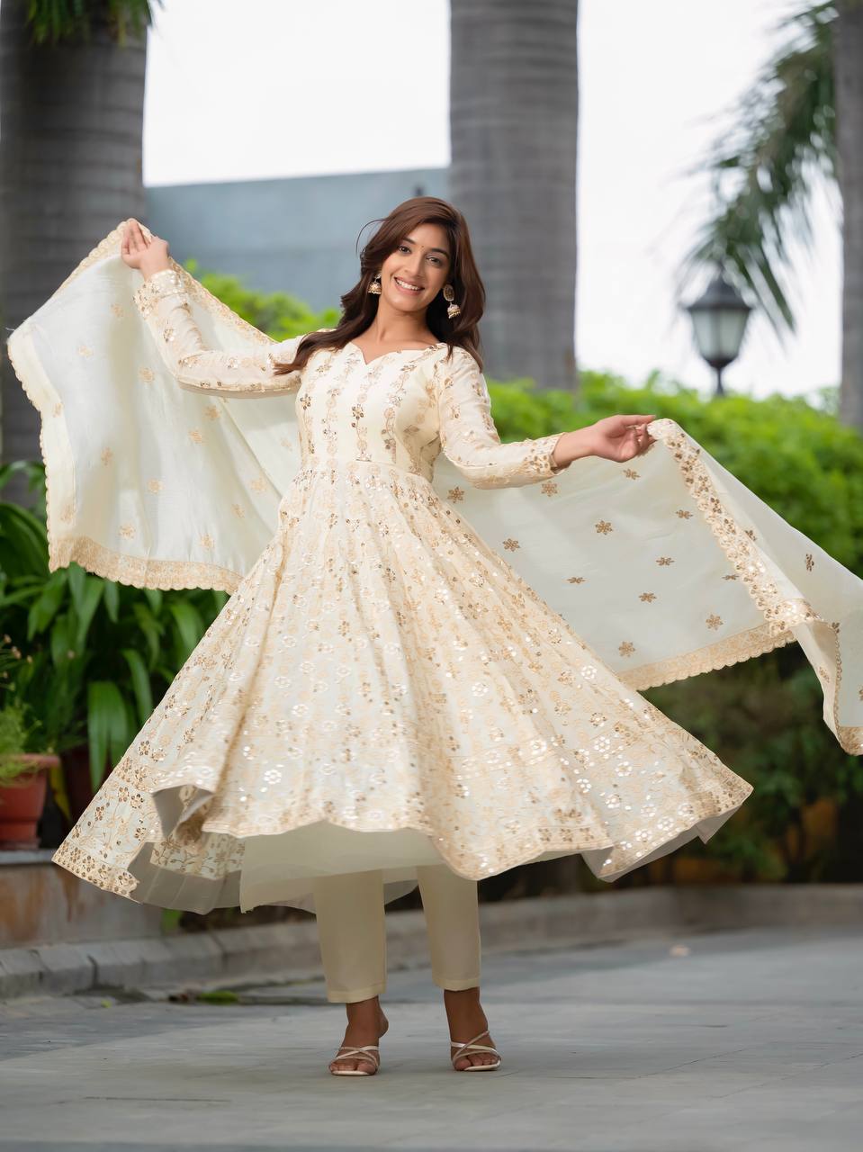 💃 *PREMIUM & LUXURIOUS DESIGNER READYMADE ALIA CUT  ANARKALI SUIT COLLECTIONS*👜