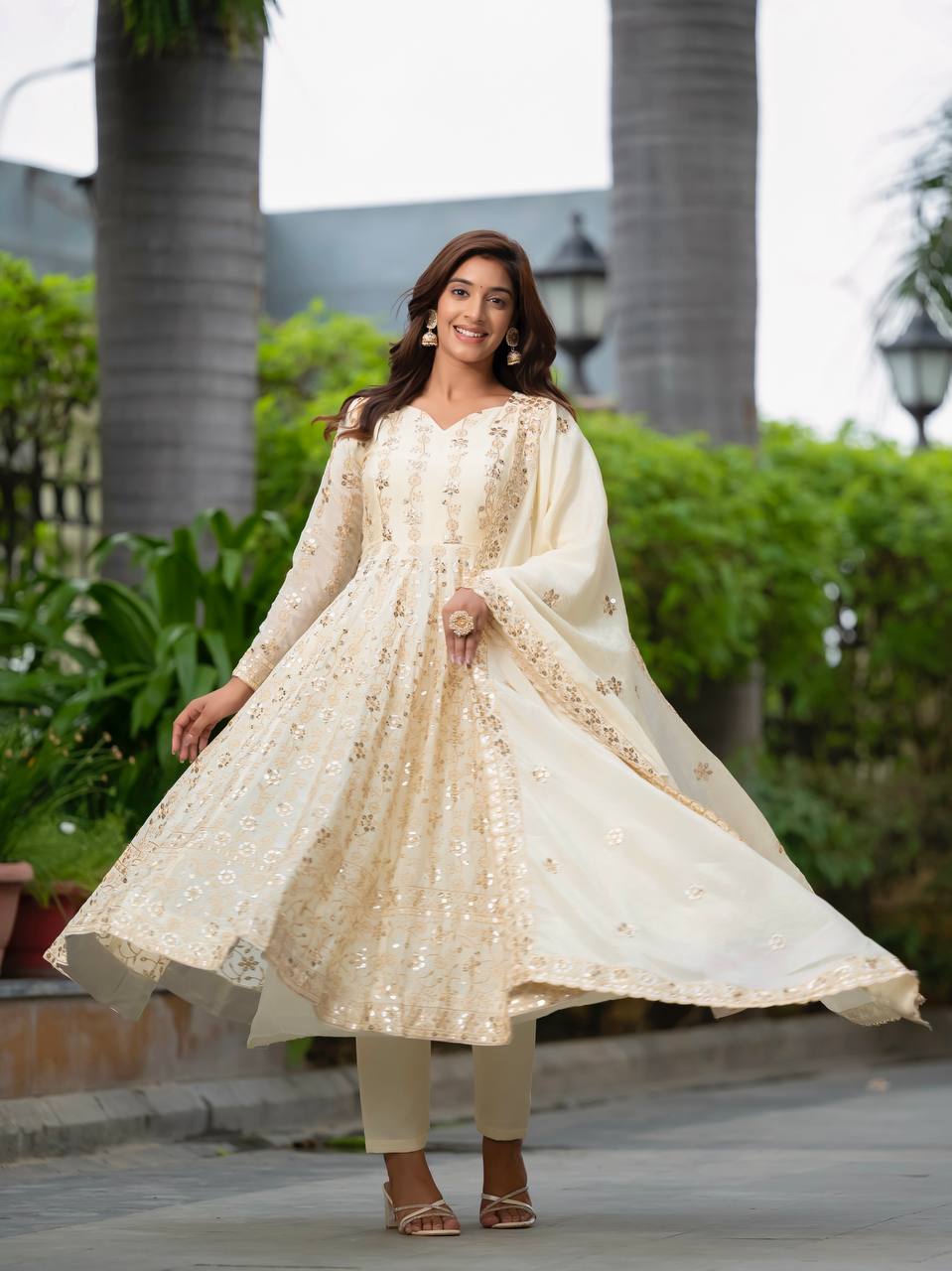 💃 *PREMIUM & LUXURIOUS DESIGNER READYMADE ALIA CUT  ANARKALI SUIT COLLECTIONS*👜